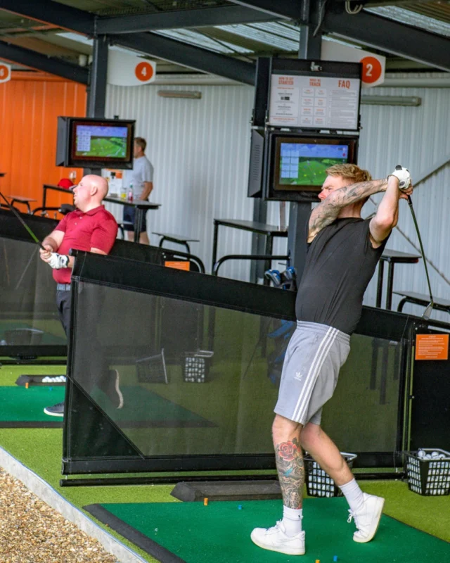 Who says breakfast has to be at the kitchen table ☕

Kick-start your morning with our Breakfast Club.

For £17.50, you'll enjoy 55 minutes on the driving range, a breakfast bap and a coffee, available between 10-11:30am.

Early bird or not, this is one morning plan worth getting up for.

#BirchwoodPark #BreakfastClub #DrivingRange #GolfMorning #KentGolf